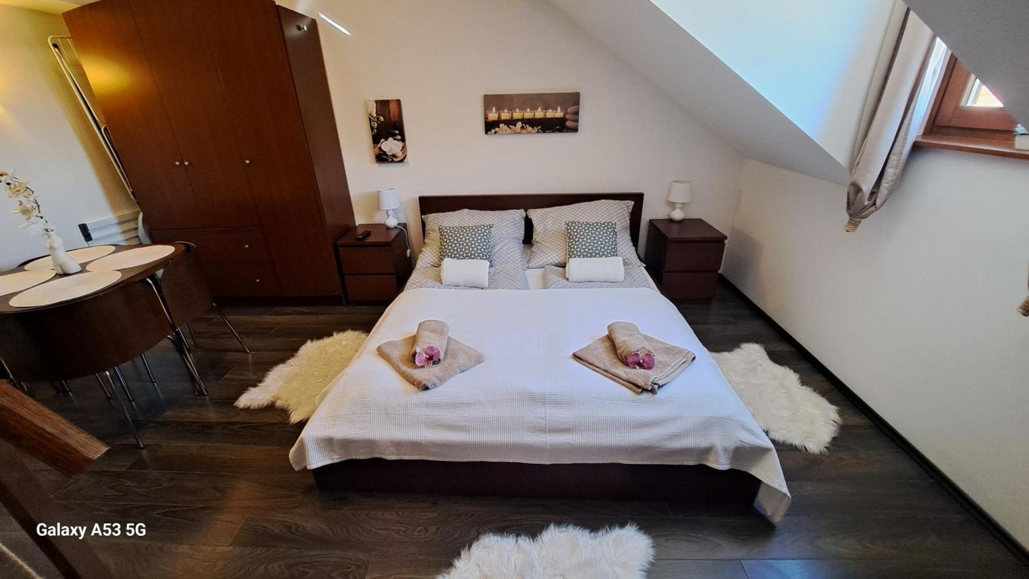 Viktoria Apartman Gyula Bagian luar foto