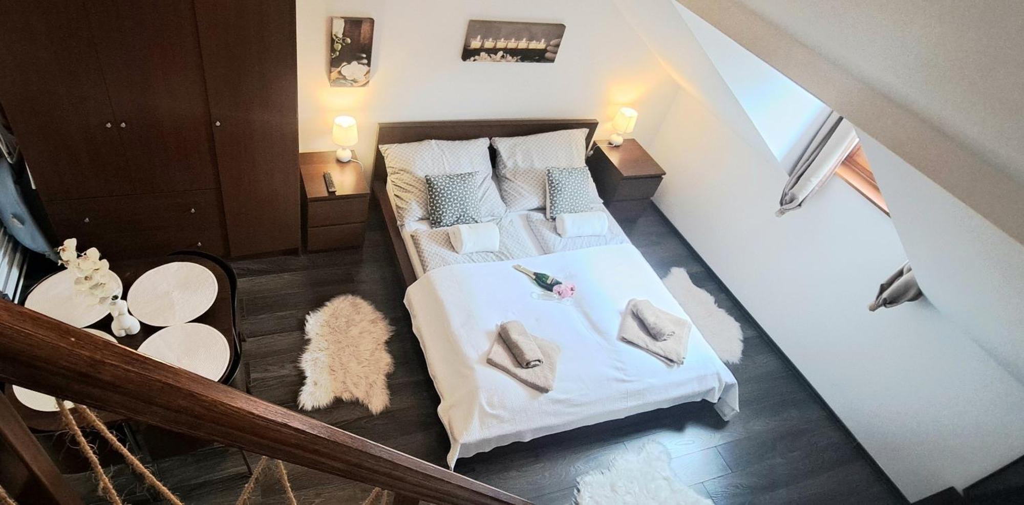 Viktoria Apartman Gyula Bagian luar foto